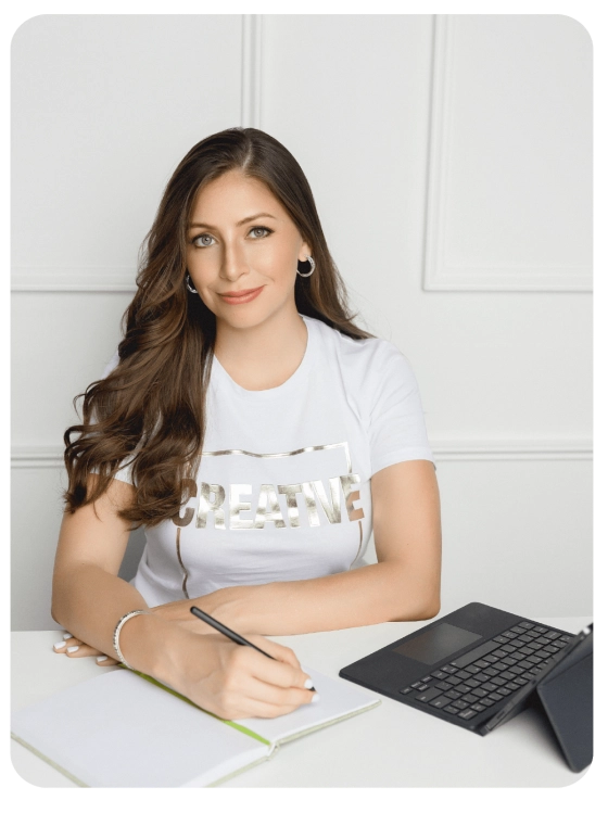 Gina Flores - Especialista en marketing para redes sociales